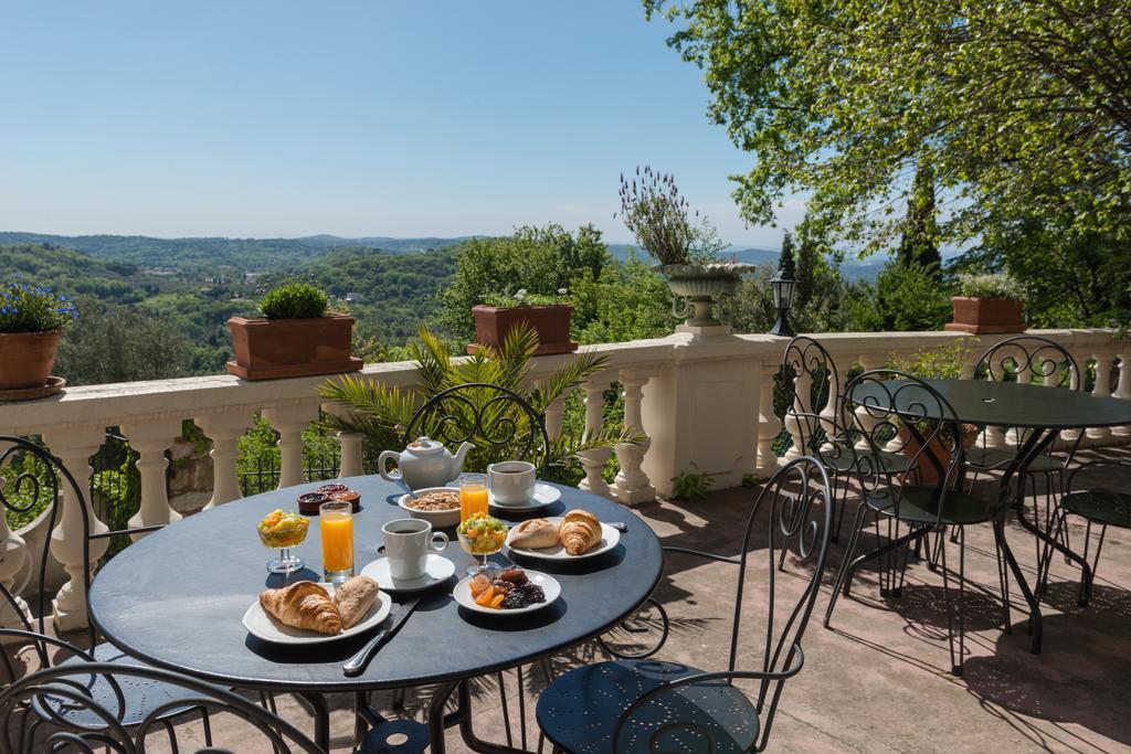 Hotel La Bellaudiere 2*