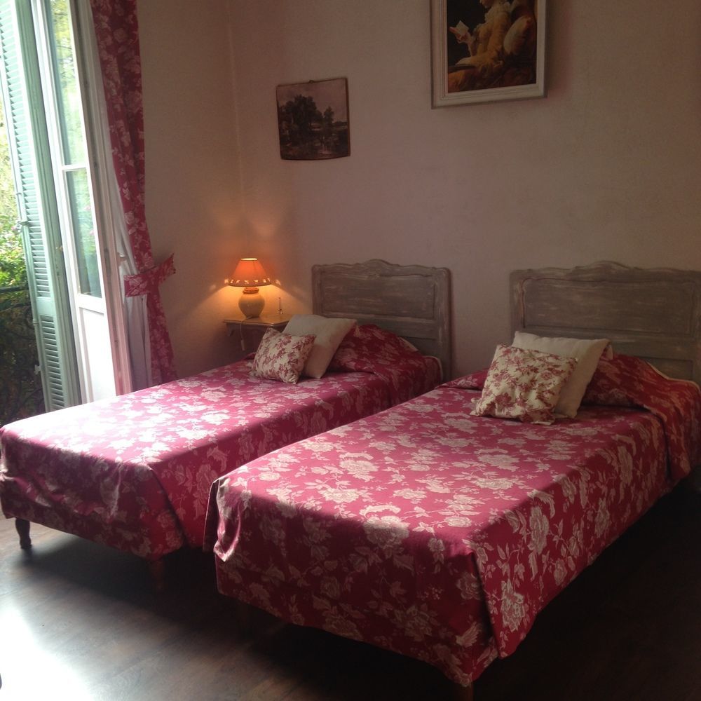 Logis La Bellaudiere 2*