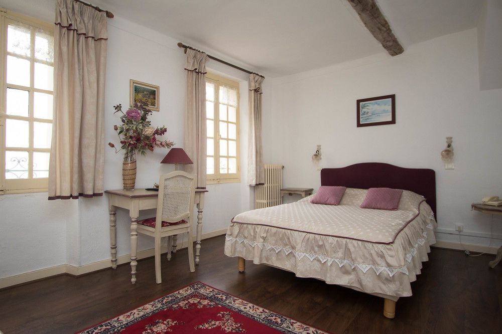 La Bellaudiere 2*