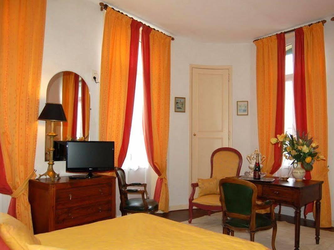 Hotel La Bellaudiere 2*